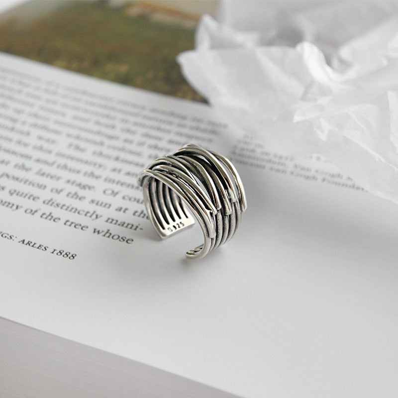Labyrinthe | Anillo Escultórico de Hilos Entrelazados